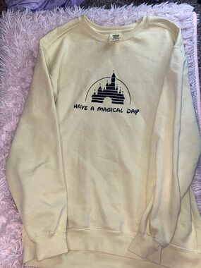 Comfort Colors Cream Crewneck Sweatshirt with Navy Castle Graphic
